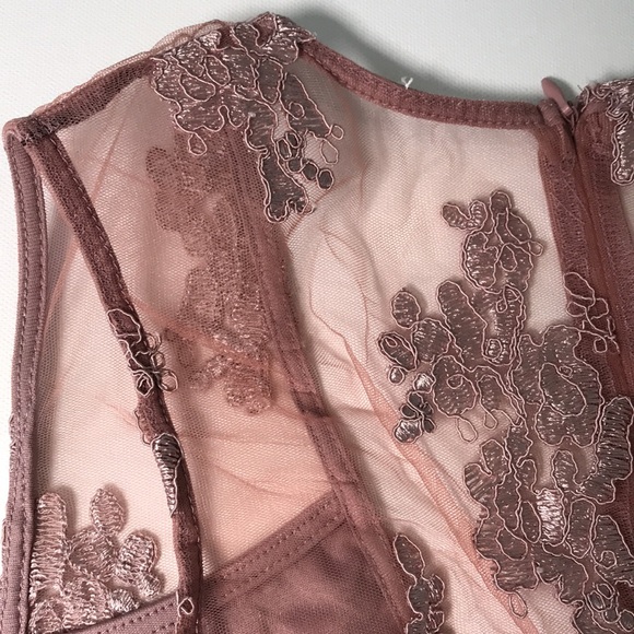 Tobi One Night Pink Lace Dress size M - Picture 10 of 12